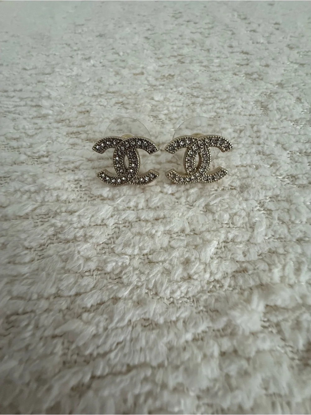 Gold Chanel small CC earrings - Picture 3 of 6